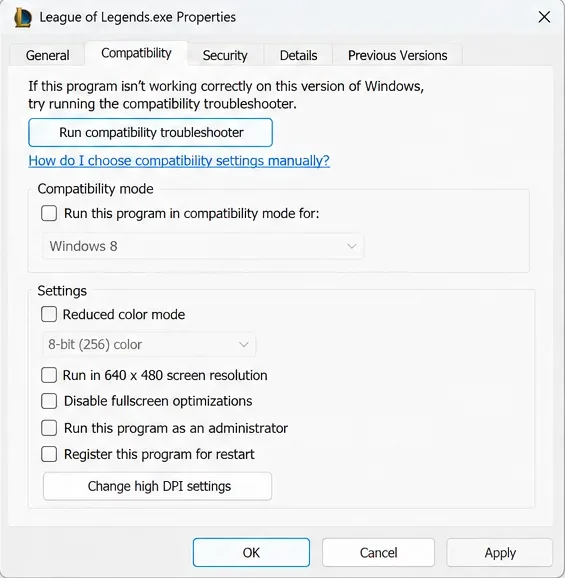 League of Legends.exe Properties on the Compatibility tab with compatibility mode and administrator checkboxes empty.