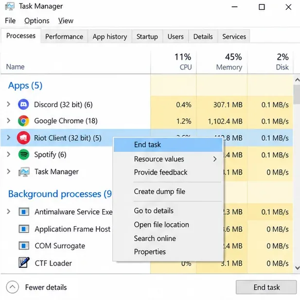 เมนูบริบทของตัวจัดการงานใน Windows 10 โดยเลือกตัวเลือก "สิ้นสุดงาน" สำหรับแอป Riot Client