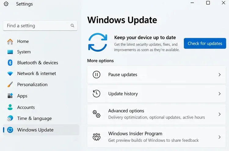 Interface illustration: Windows Update shows the Check for updates button for the startup crash troubleshooting branch.