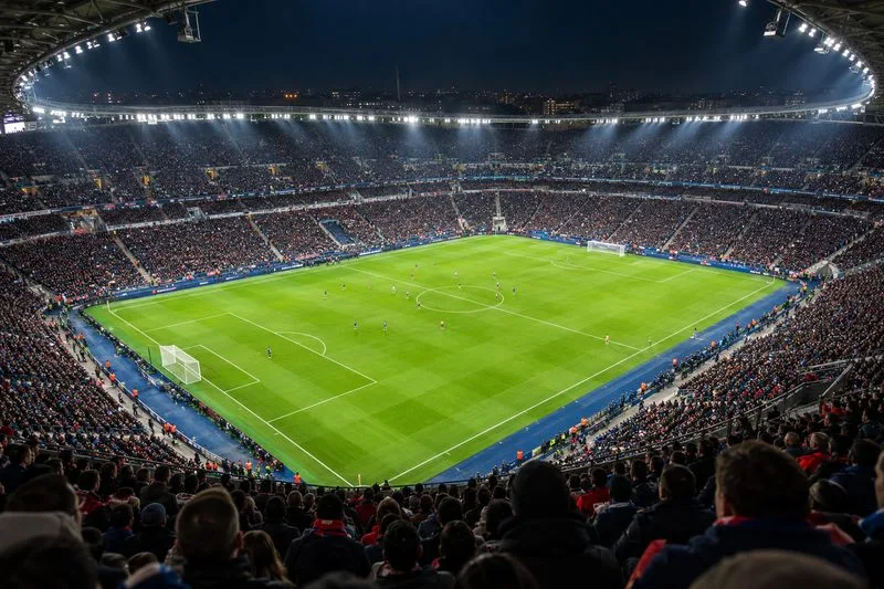 PSG vs Barcelona: Începutul Ligii Campionilor, formațiile și cum să urmăriți